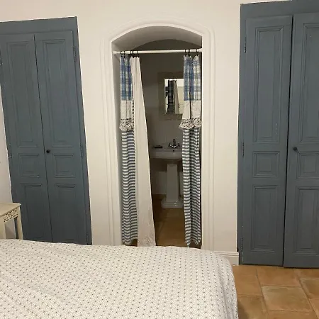 Homestay Les Trois Cypres L'Isle-sur-la-Sorgue