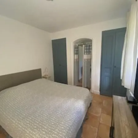 Les Trois Cypres Homestay